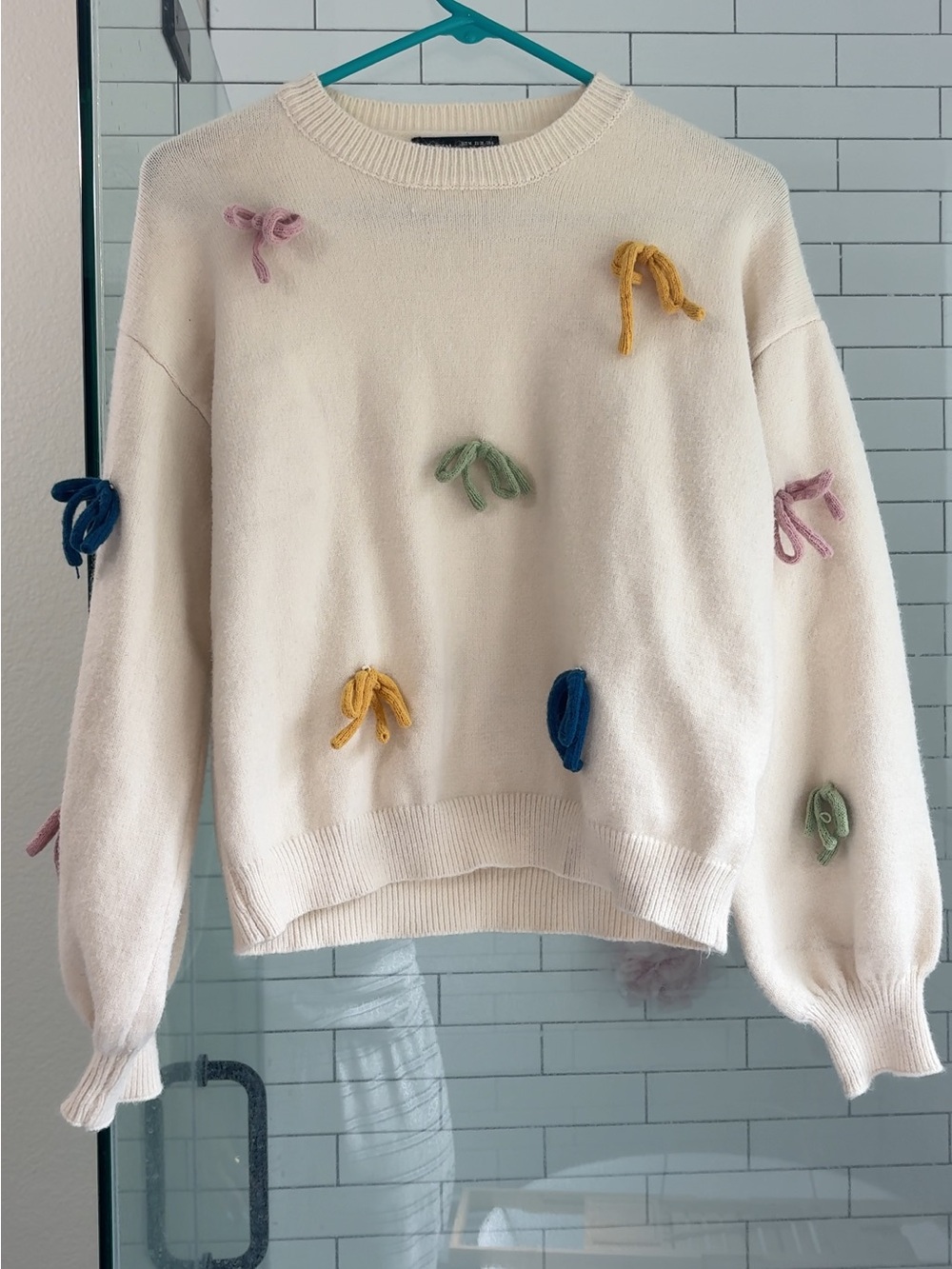 SHEIN Cream Crewneck Sweater with Multicolor Knot Details
